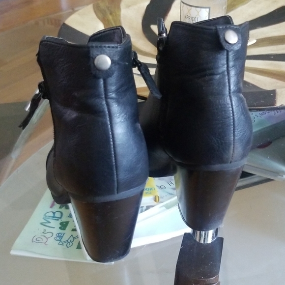 Rampage booties - Picture 2 of 4